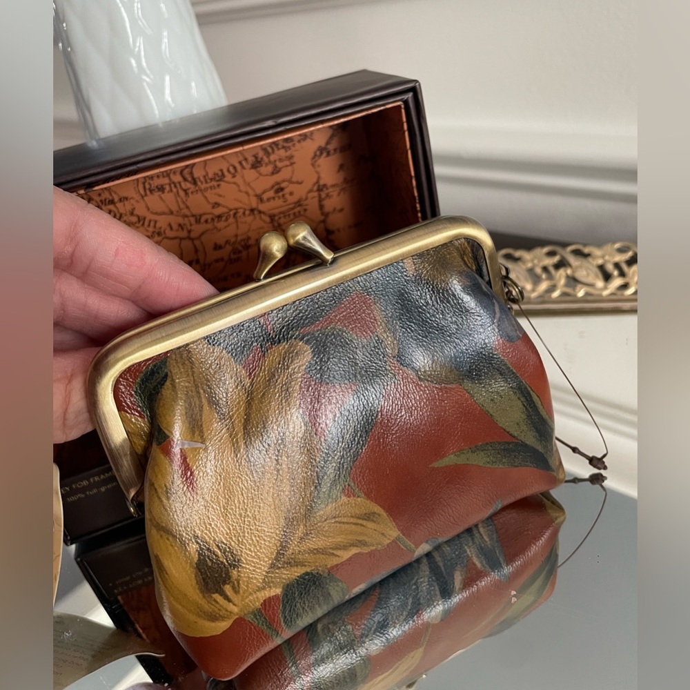 Patricia Nash Kiss Lock Coin Pouch-New in Box - Picture 4 of 6